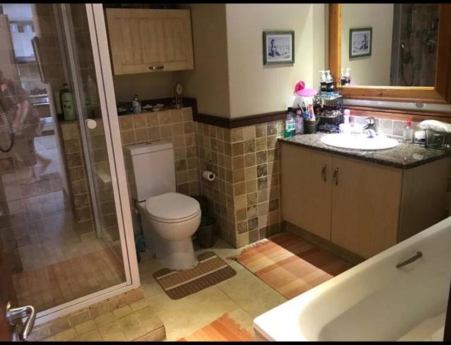 2 BEDROOM APARTMENT FOR SALE IN NEWLANDS